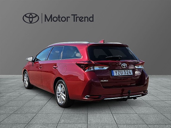 Toyota Auris 2 of 11