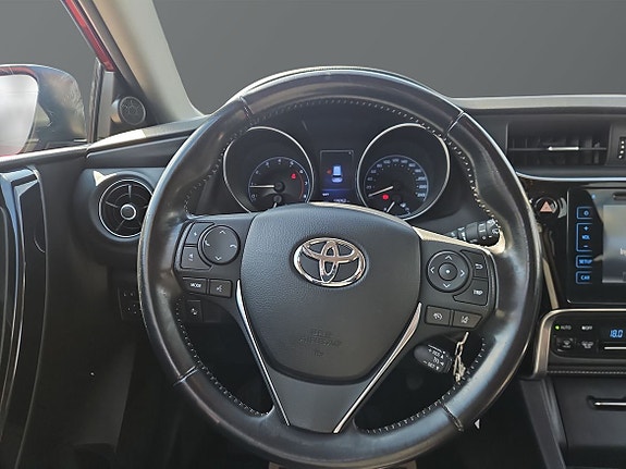 Toyota Auris 10 of 11