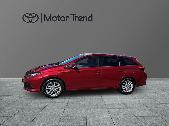 Toyota Auris 3 of 11