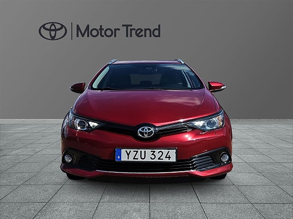 Toyota Auris 5 of 11