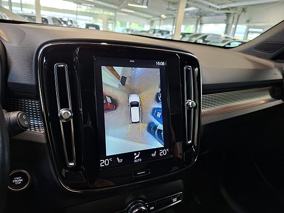 Volvo XC40 23 of 26