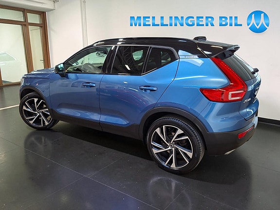 Volvo XC40 4 of 26