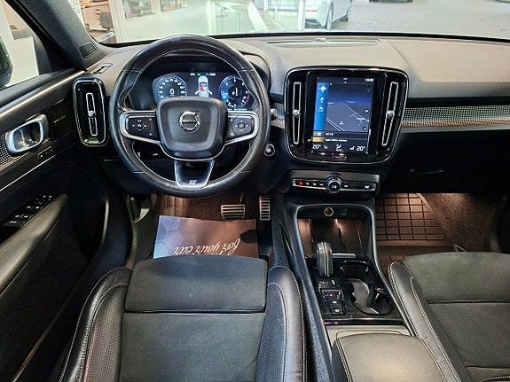 Volvo XC40 14 of 26