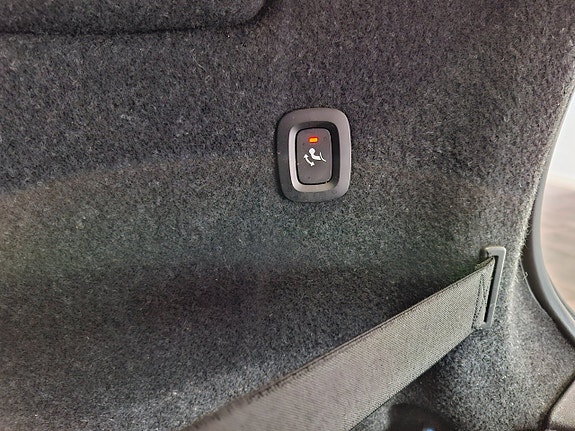 Volvo XC40 17 of 26