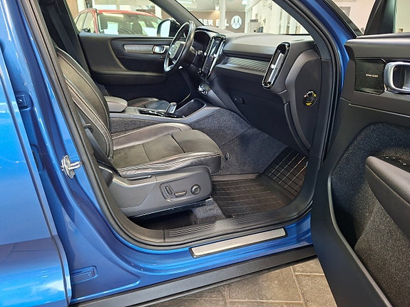 Volvo XC40 7 of 26