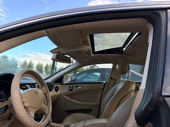 Mercedes-Benz CLS350 27 of 28