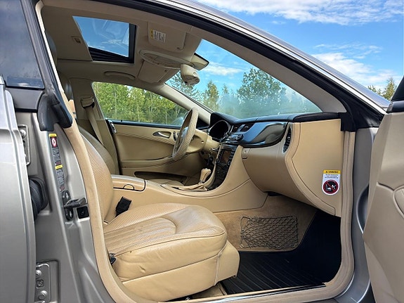 Mercedes-Benz CLS350 13 of 28