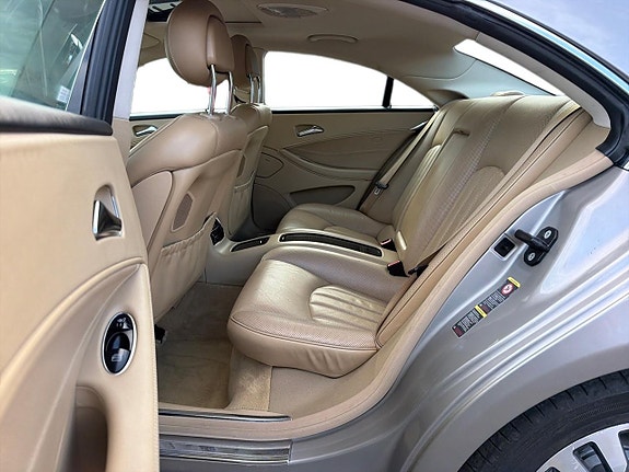 Mercedes-Benz CLS350 11 of 28