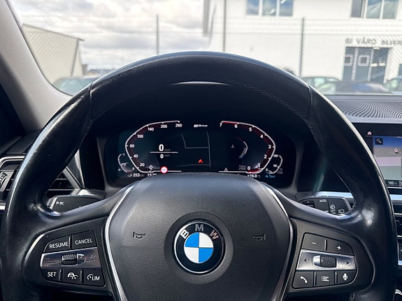 BMW 330e 12 of 17
