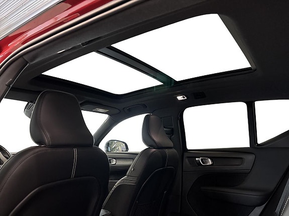 Volvo XC40 10 of 19