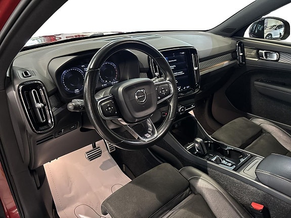 Volvo XC40 6 of 19
