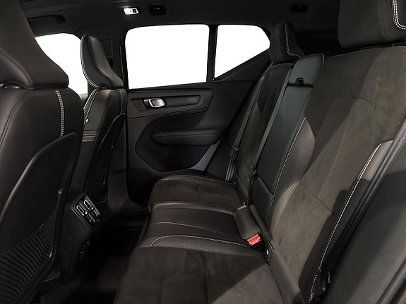 Volvo XC40 7 of 19
