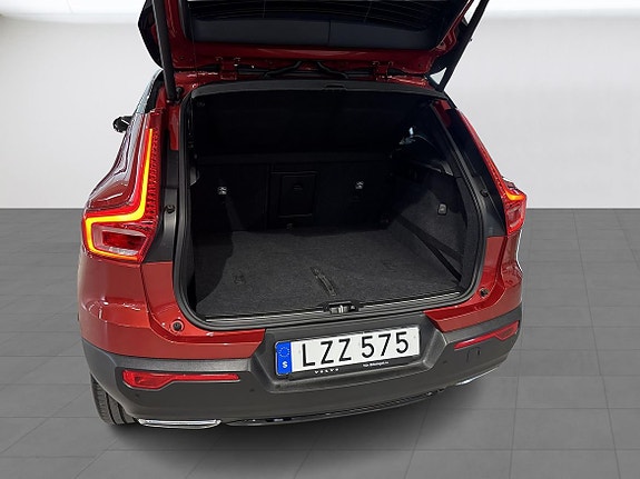 Volvo XC40 11 of 19