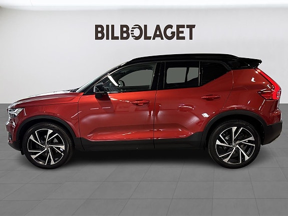 Volvo XC40 2 of 19