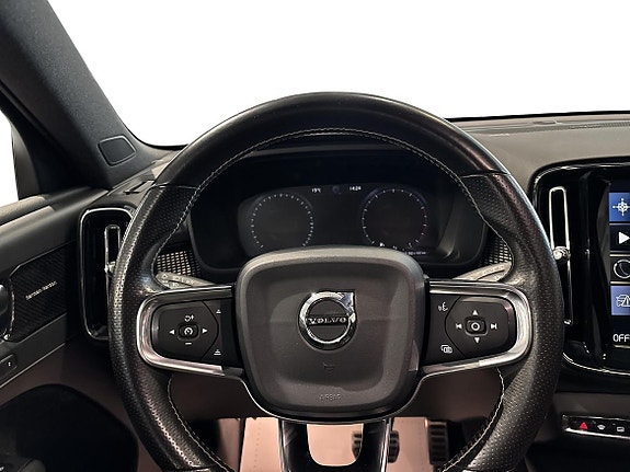 Volvo XC40 9 of 19