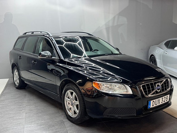 Volvo V70 2 of 14