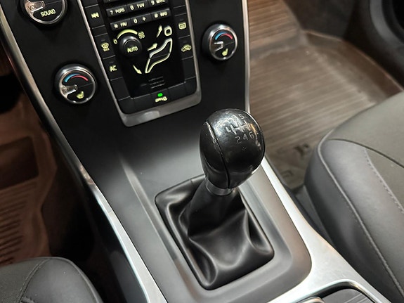 Volvo V70 12 of 14