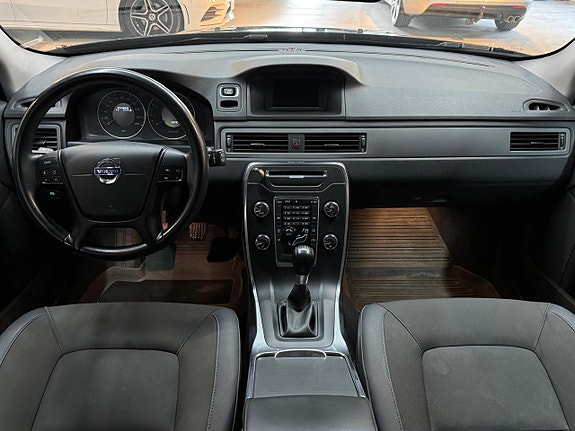 Volvo V70 6 of 14