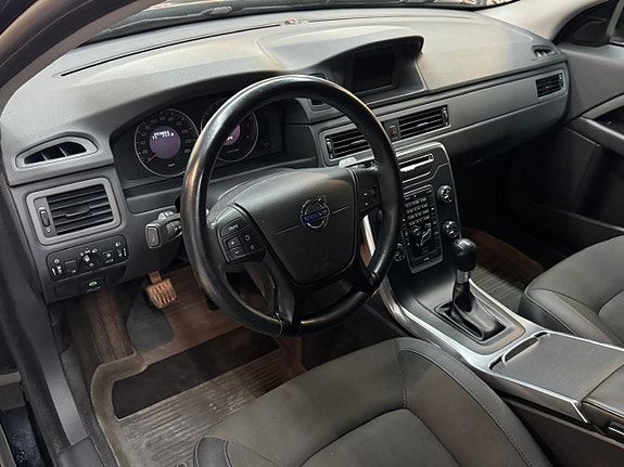 Volvo V70 7 of 14