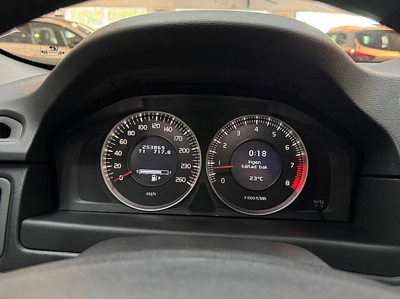 Volvo V70 9 of 14