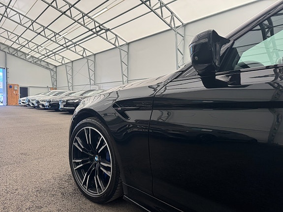 BMW M5 2 of 30