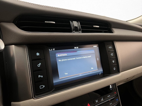 Jaguar XF 21 of 26