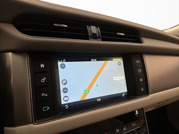 Jaguar XF 20 of 26