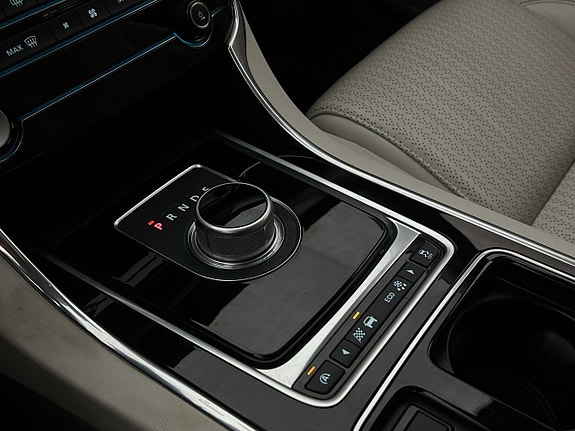 Jaguar XF 23 of 26