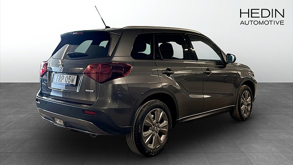 Suzuki Vitara 2 of 9