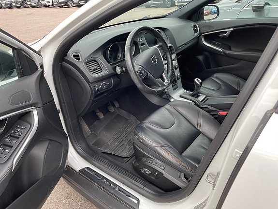 Volvo V40 Cross Country 5 of 5