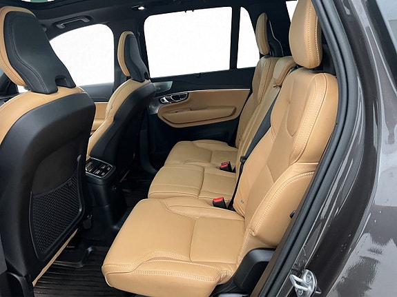 Volvo XC90 12 of 30