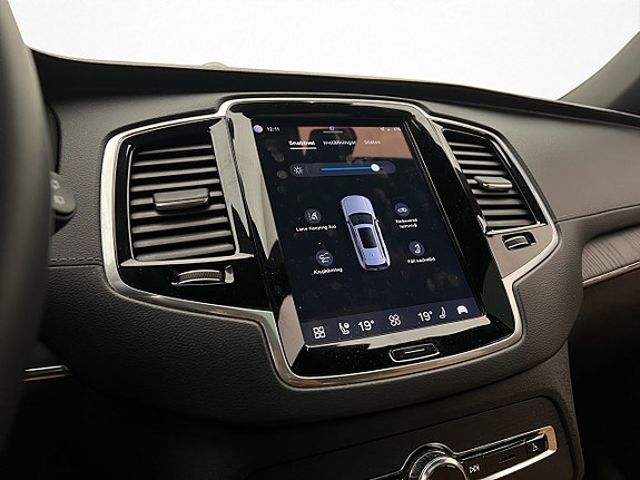 Volvo XC90 22 of 30