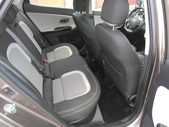 Kia Ceed 8 of 15