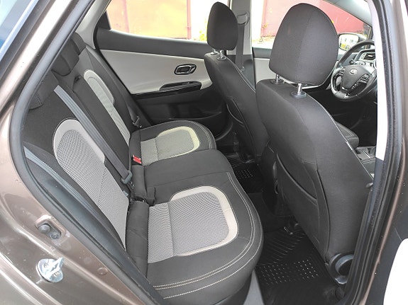 Kia Ceed 9 of 15