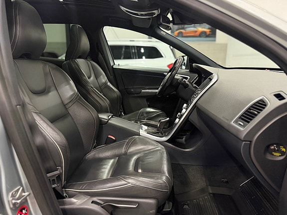 Volvo XC60 14 of 25