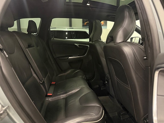 Volvo XC60 15 of 25