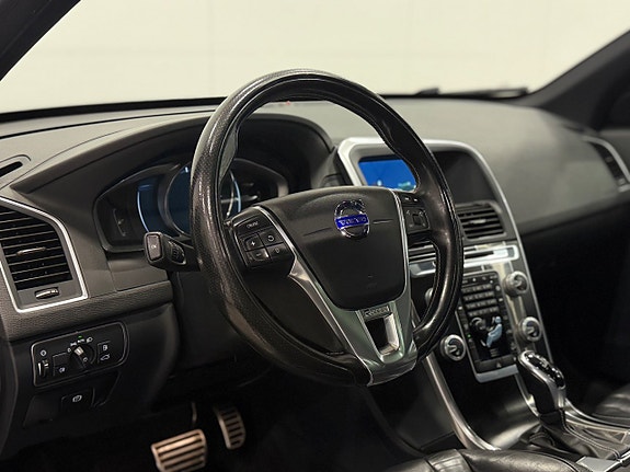 Volvo XC60 10 of 25