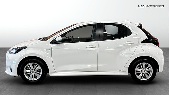 Toyota Yaris 6 of 9
