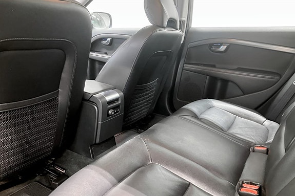 Volvo XC70 15 of 18