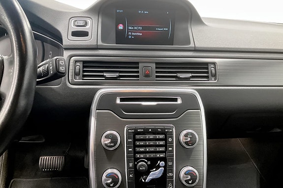 Volvo XC70 12 of 18