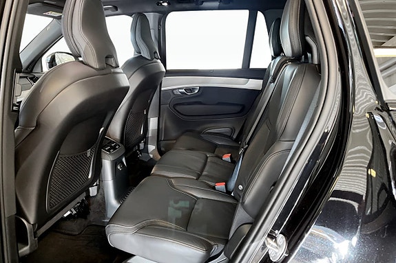 Volvo XC90 8 of 9