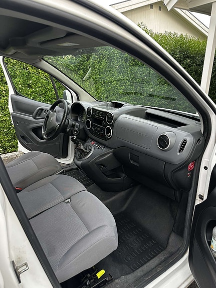Peugeot Partner 12 of 12