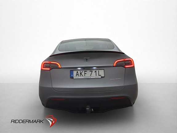Tesla Model Y 7 of 30