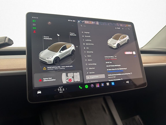 Tesla Model Y 25 of 30
