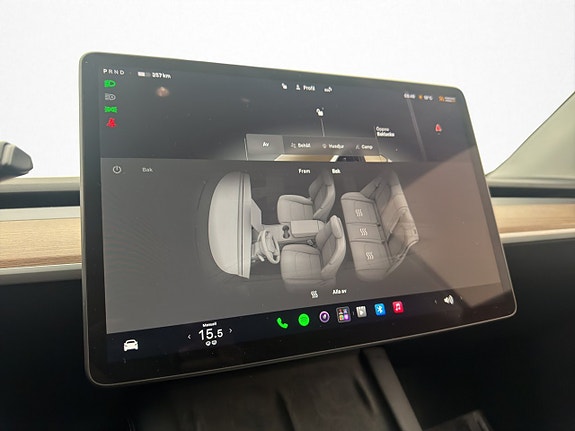 Tesla Model Y 23 of 30
