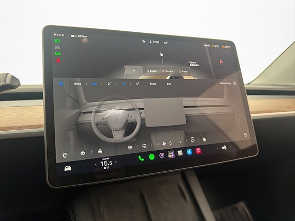 Tesla Model Y 22 of 30