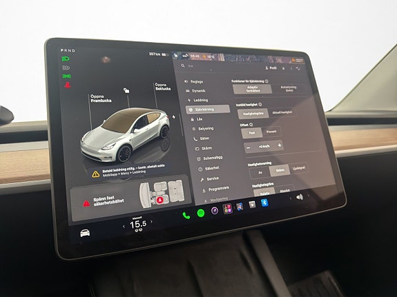 Tesla Model Y 24 of 30