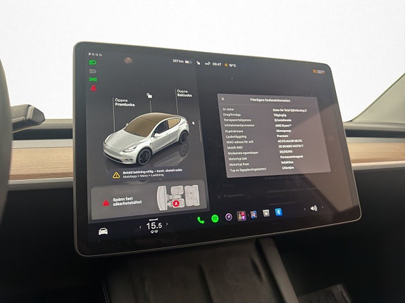 Tesla Model Y 26 of 30