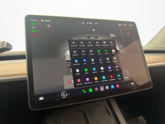 Tesla Model Y 21 of 30