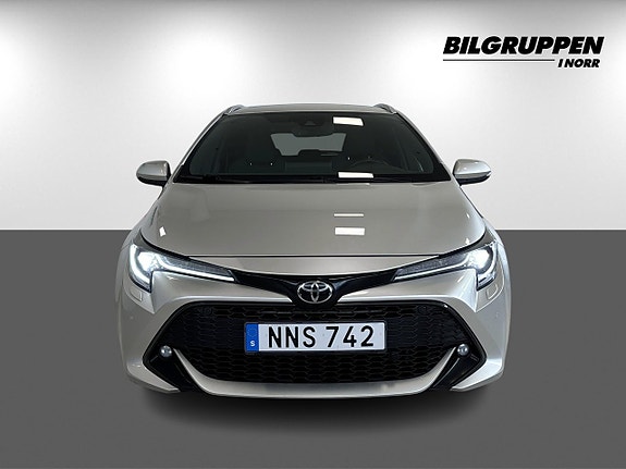 Toyota Corolla 2 of 18